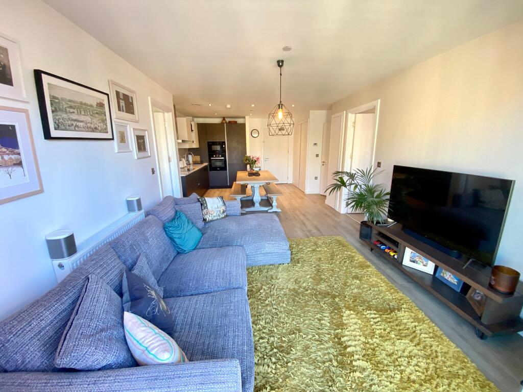 2 bed 1st Floor Flat for rent in Salford. From Northwood - Sale