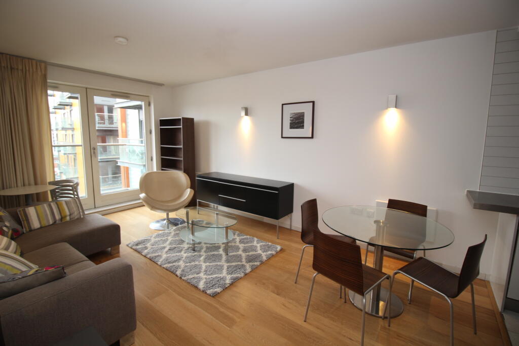 2 bed 1st Floor Flat for rent in Manchester. From Northwood - Sale
