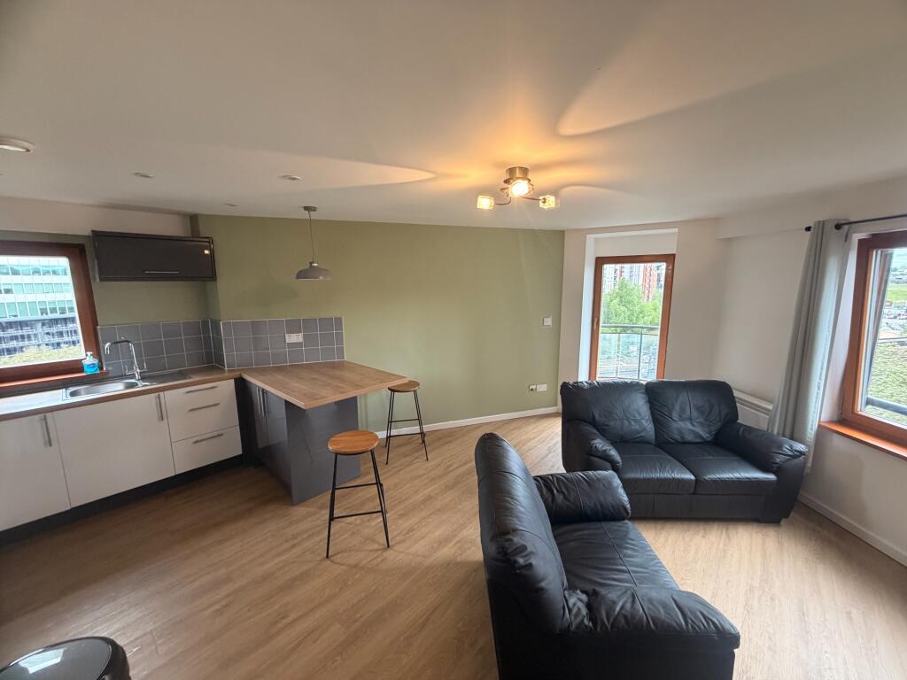 2 bed 1st Floor Flat for rent in Manchester. From Northwood - Sale