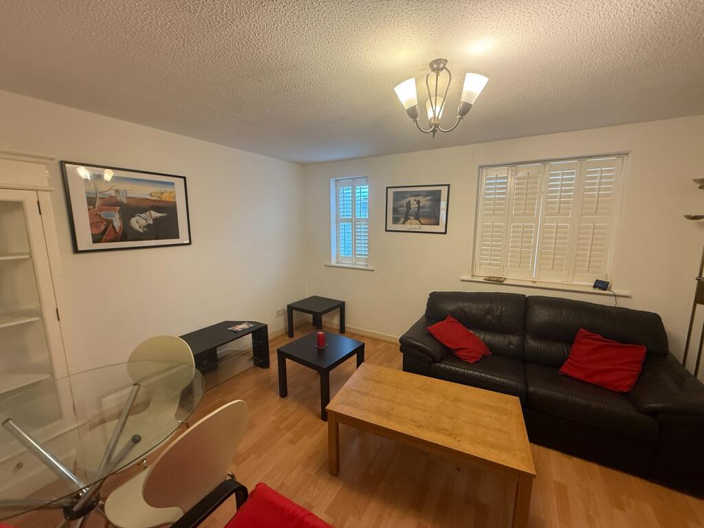 2 bed 1st Floor Flat for rent in Manchester. From Northwood - Sale