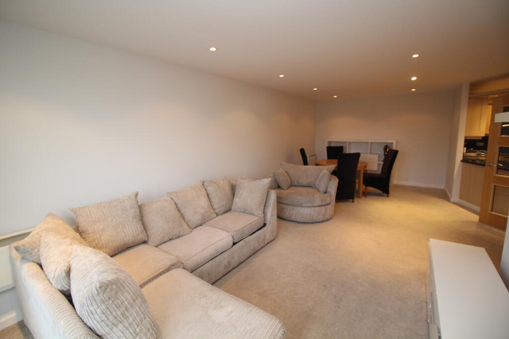 2 bed 1st Floor Flat for rent in Salford. From Northwood - Sale 2 bed 1st Floor Flat for rent in Salford. From Northwood - Sale