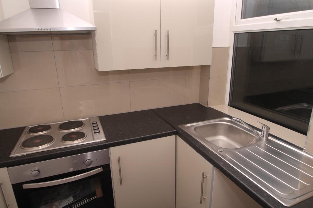 1 bed 1st Floor Flat for rent in Charlestown. From Northwood - Sale