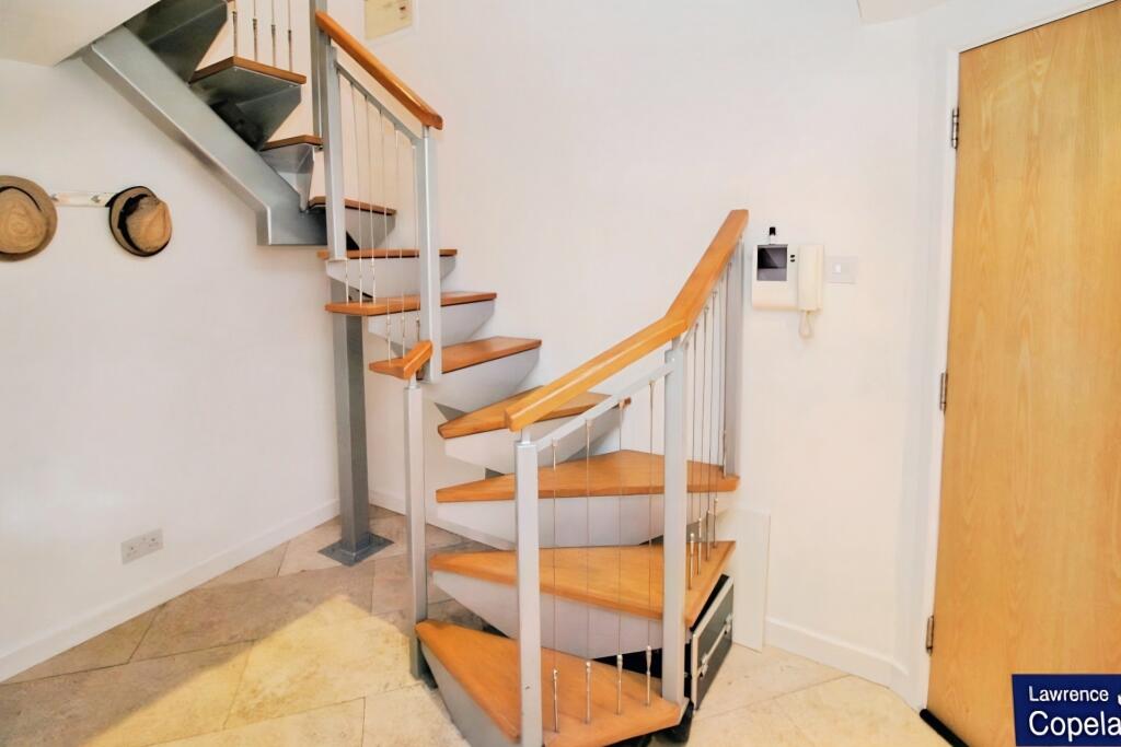 2 bed 1st Floor Flat for rent in Manchester. From Northwood - Sale