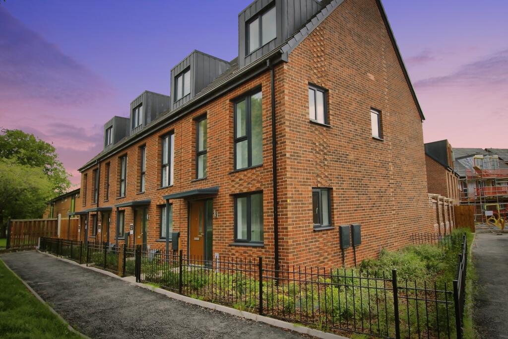 3 bed Town House for rent in Salford. From Northwood - Sale
