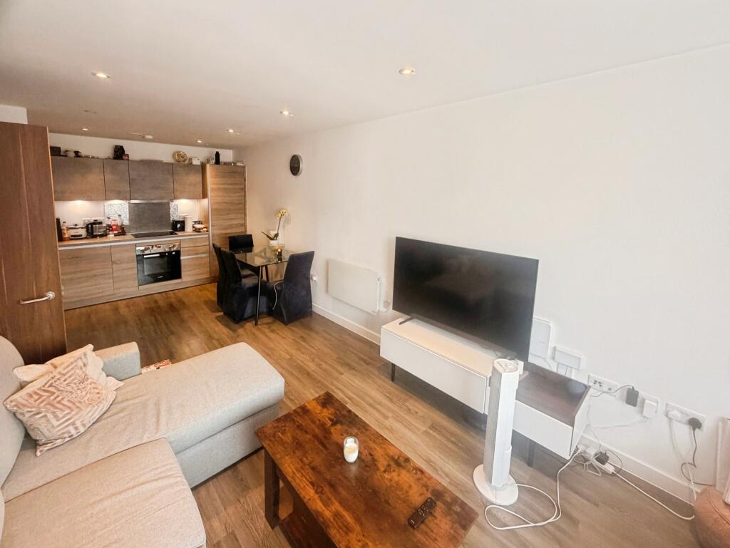 2 bed 1st Floor Flat for rent in Manchester. From Northwood - Sale 2 bed 1st Floor Flat for rent in Manchester. From Northwood - Sale