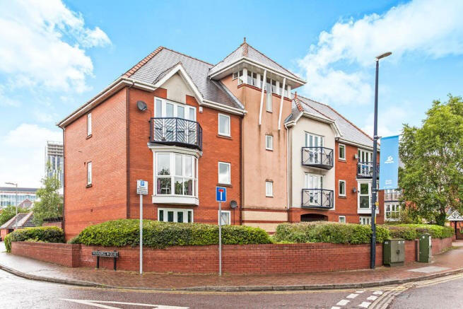 3 bed 1st Floor Flat for rent in Salford. From Northwood - Sale 3 bed 1st Floor Flat for rent in Salford. From Northwood - Sale
