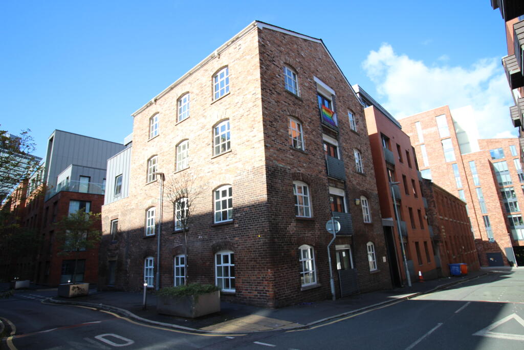 2 bed 1st Floor Flat for rent in Manchester. From Northwood - Sale