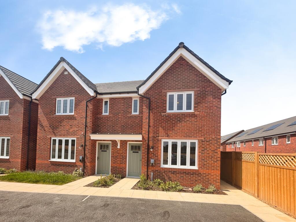 3 bed Semi Detached for rent in . From Northwood - Sale