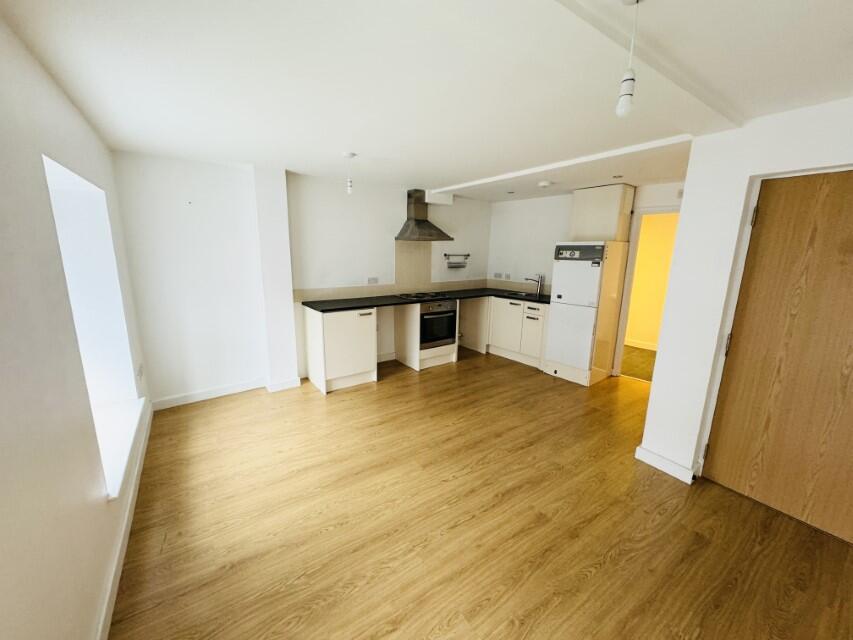1 bed 1st Floor Flat for rent in Catshill. From Northwood - Solihull