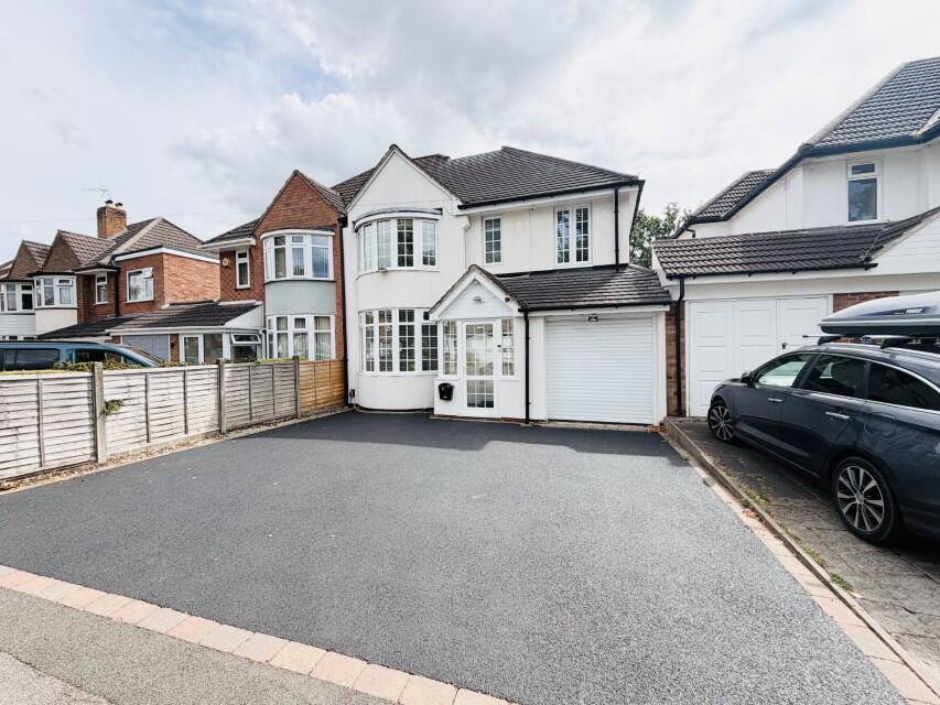 4 bed Semi Detached for rent in Major's Green. From Northwood - Solihull