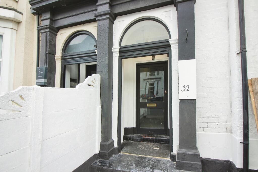 2 bed 1st Floor Flat for rent in Southport. From Northwood - Southport