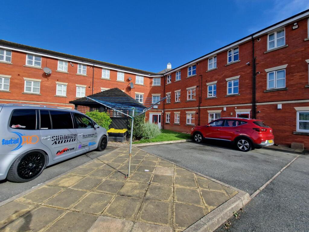 2 bed 1st Floor Flat for rent in Childer Thornton. From Northwood - Wirral
