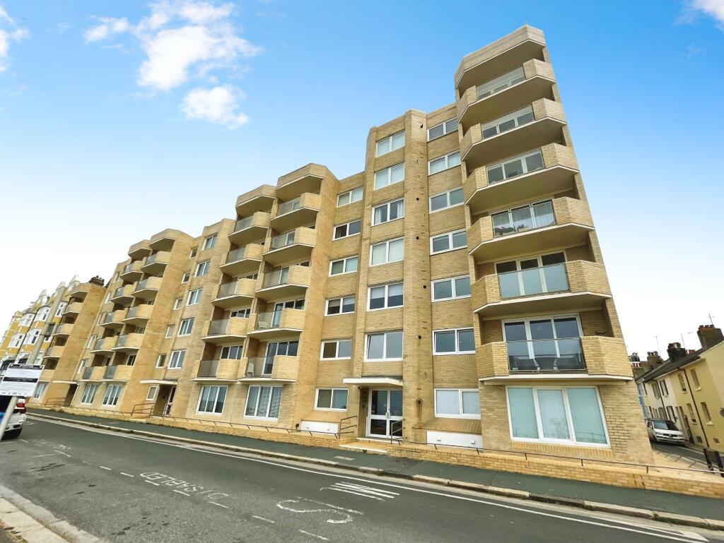 3 bed 1st Floor Flat for rent in Brighton and Hove. From Northwood - Worthing
