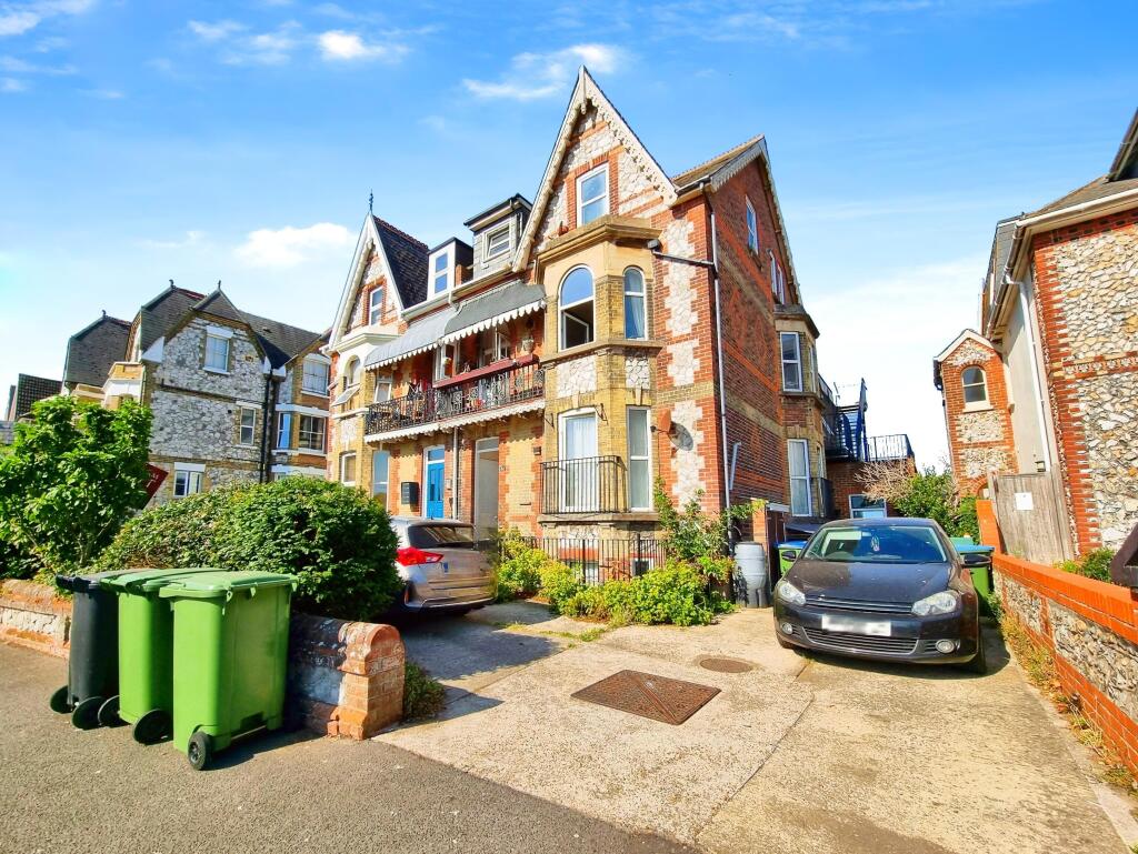 1 bed 1st Floor Flat for rent in Littlehampton. From Northwood - Worthing