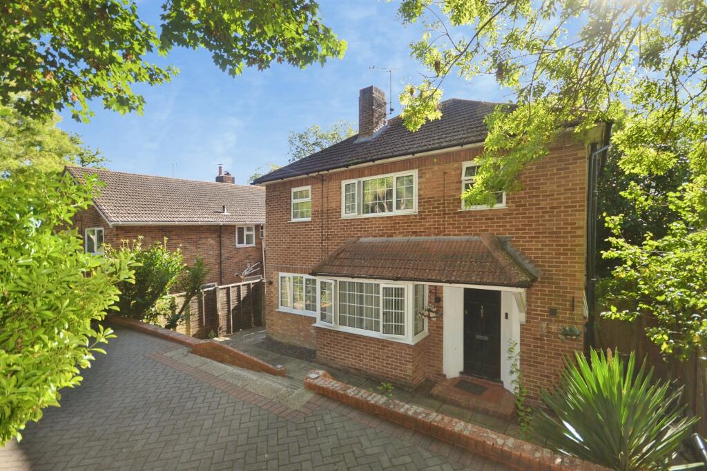 5 bed Detached for rent in Worthing. From Northwood - Worthing