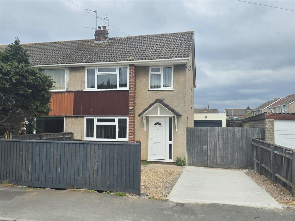 3 bed Semi Detached for rent in Oldland. From Oak Estate Agents - Kingswood