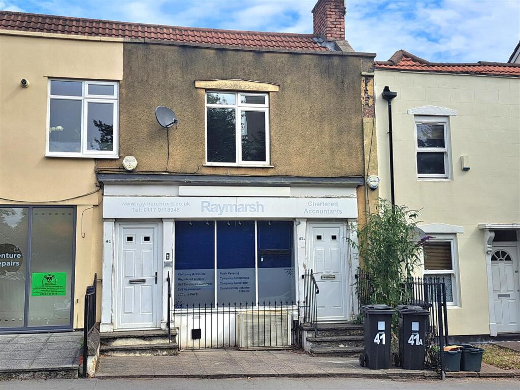 1 bed Apartment for rent in Two Mile Hill. From Oak Estate Agents - Kingswood 1 bed Apartment for rent in Two Mile Hill. From Oak Estate Agents - Kingswood