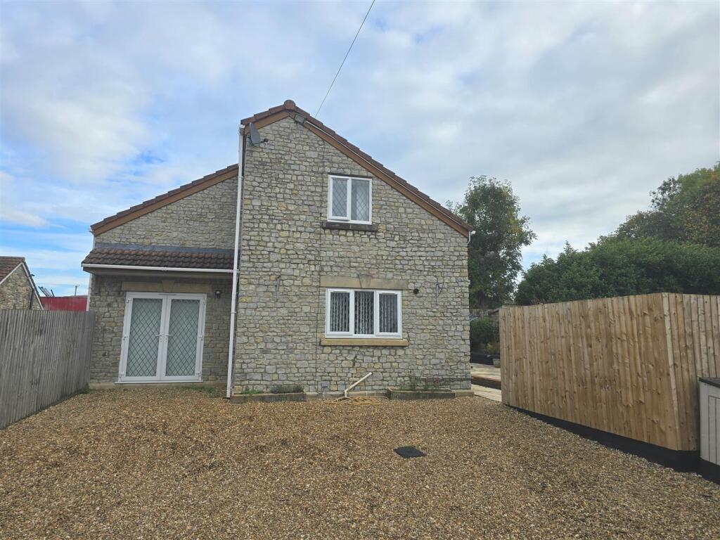 2 bed Apartment for rent in Bristol. From Oak Estate Agents - Kingswood 2 bed Apartment for rent in Bristol. From Oak Estate Agents - Kingswood