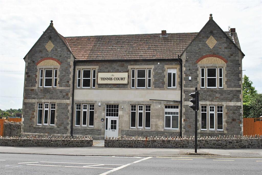 2 bed Apartment for rent in Warmley. From Oak Estate Agents - Kingswood