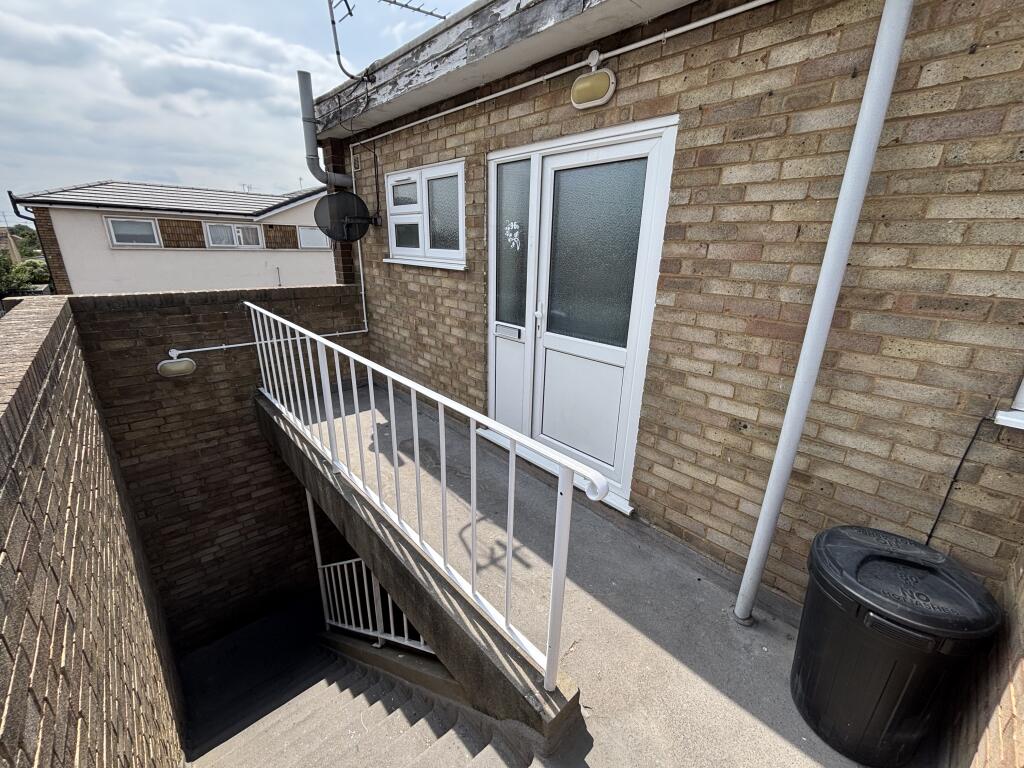 2 bed 1st Floor Flat for rent in Southend-on-Sea. From oakleighblue.co.uk - Hockley - Essex 2 bed 1st Floor Flat for rent in Southend-on-Sea. From oakleighblue.co.uk - Hockley - Essex