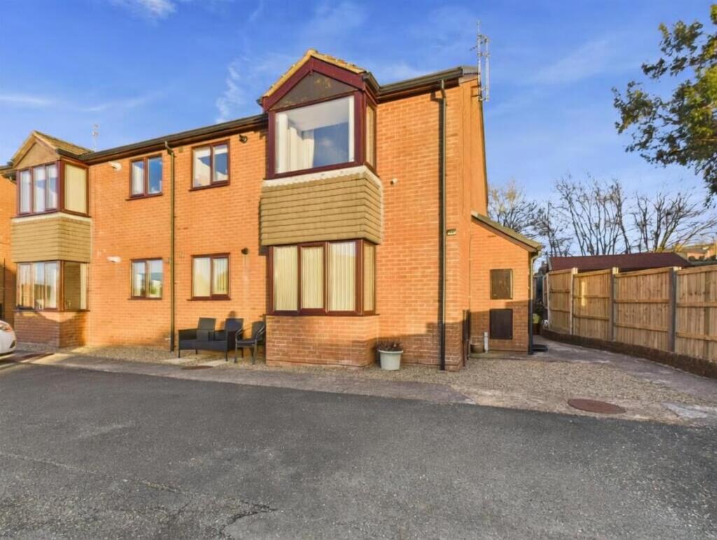 2 bed Apartment for rent in Coedpoeth. From olivegrove residential sales and lettings limited - Wrexham