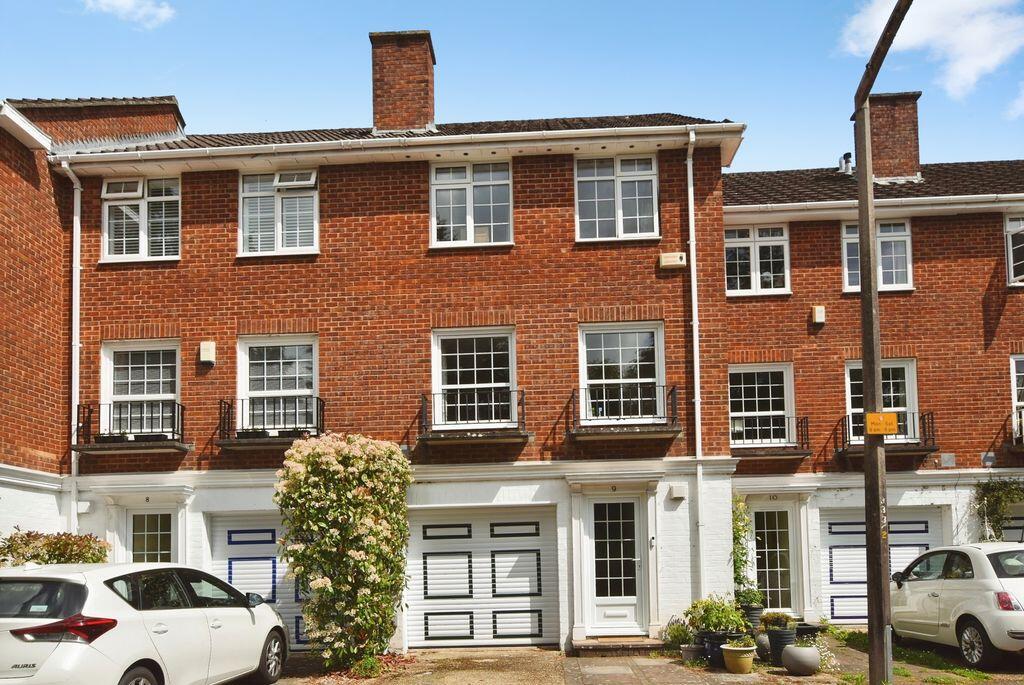 3 bed Town House for rent in Salisbury. From Oliver Chandler - Salisbury