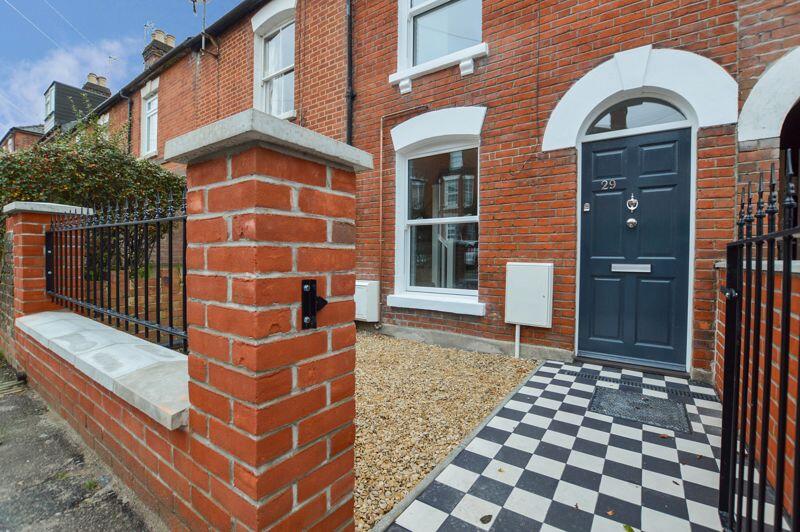 2 bed Mid Terraced House for rent in Salisbury. From Oliver Chandler - Salisbury 2 bed Mid Terraced House for rent in Salisbury. From Oliver Chandler - Salisbury