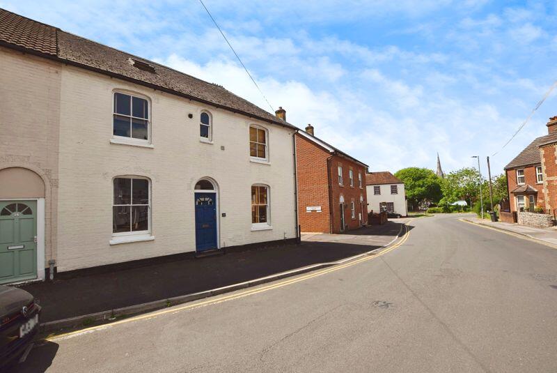 4 bed End of Terrace for rent in Salisbury. From Oliver Chandler - Salisbury 4 bed End of Terrace for rent in Salisbury. From Oliver Chandler - Salisbury