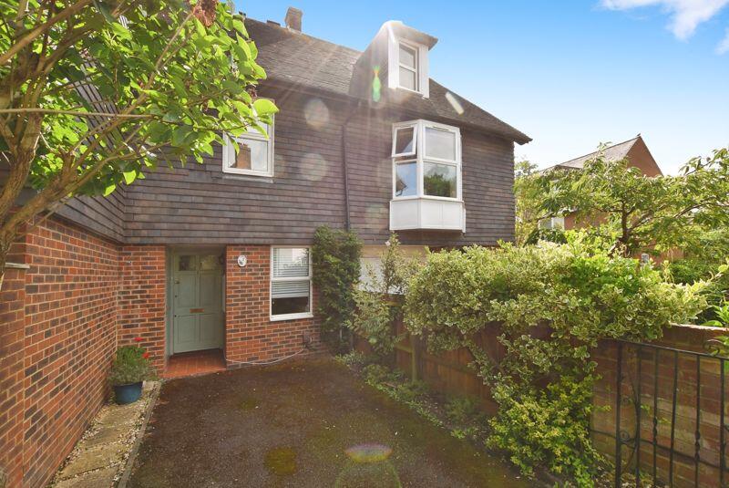 2 bed Mid Terraced House for rent in Salisbury. From Oliver Chandler - Salisbury