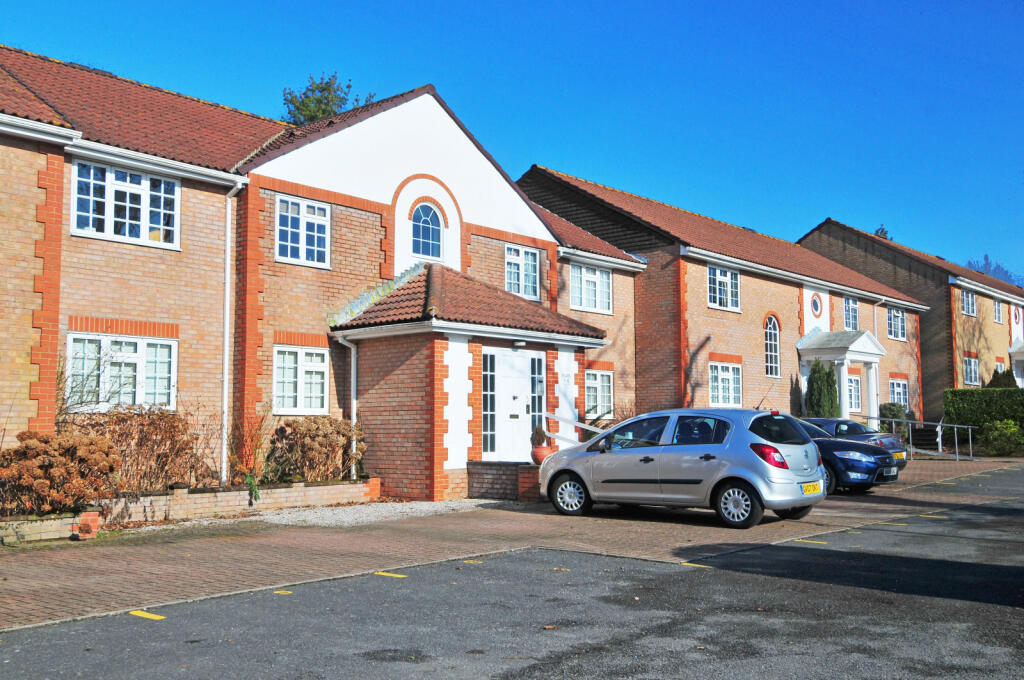 2 bed 1st Floor Flat for rent in Crawley. From ONE RENT - Crawley