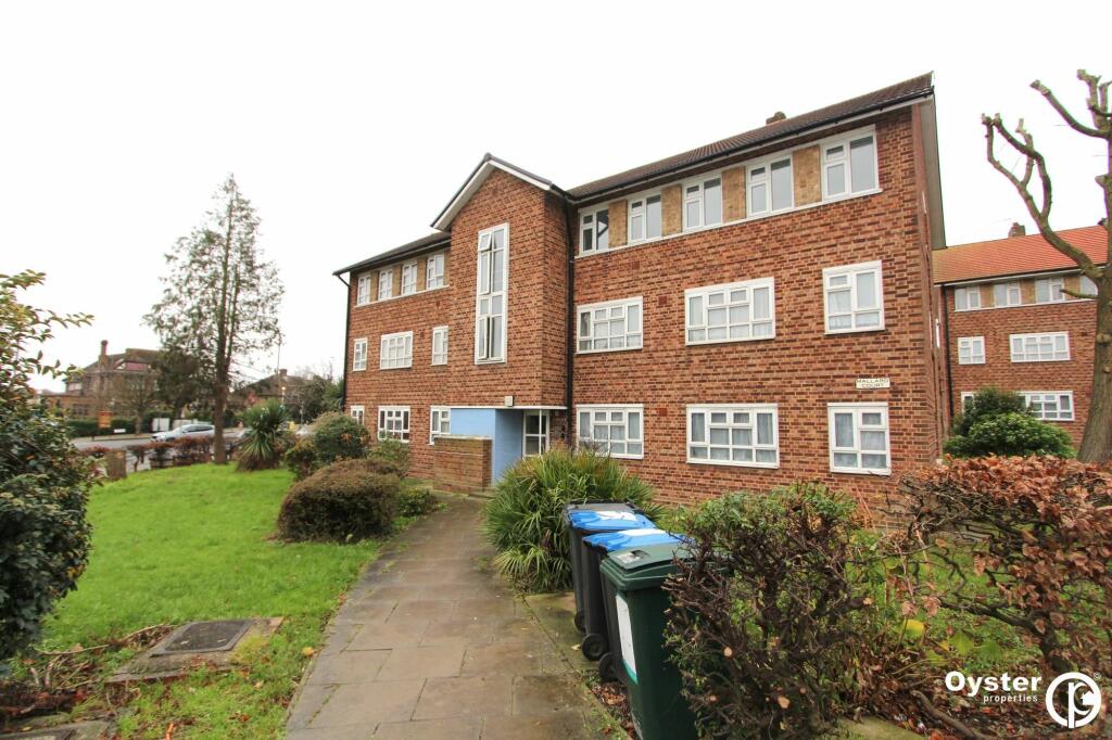 2 bed 1st Floor Flat for rent in Hendon. From Oyster Properties - Stanmore