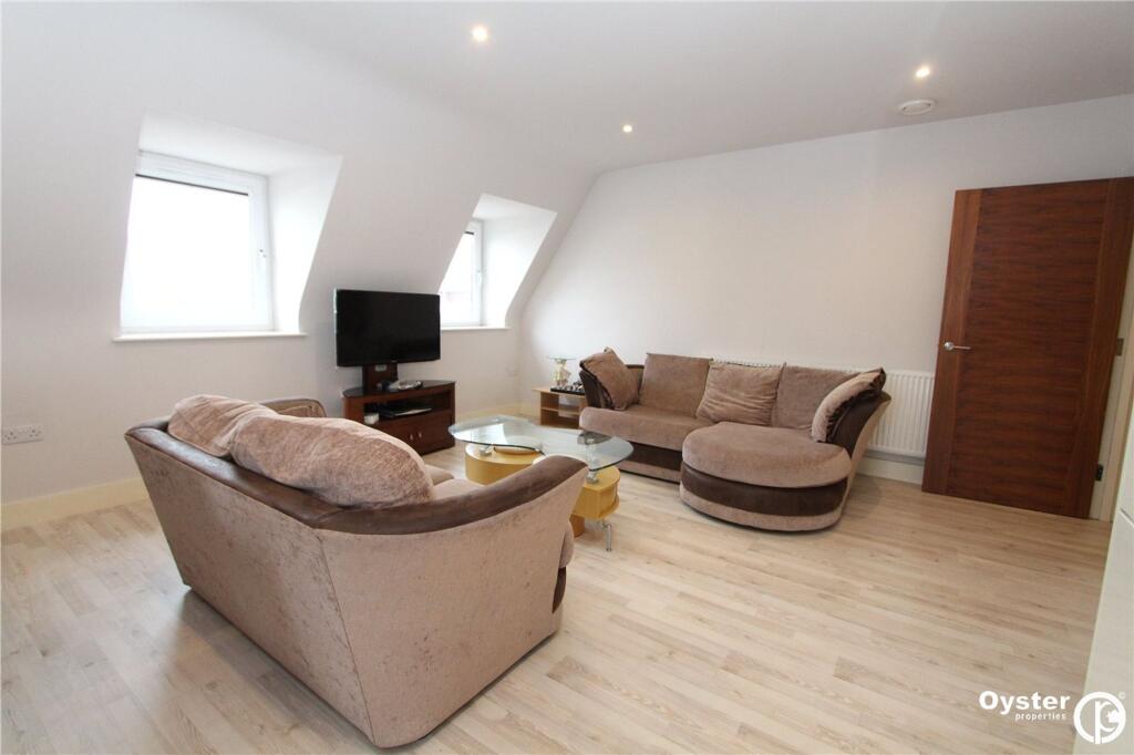 2 bed 1st Floor Flat for rent in Hendon. From Oyster Properties - Stanmore