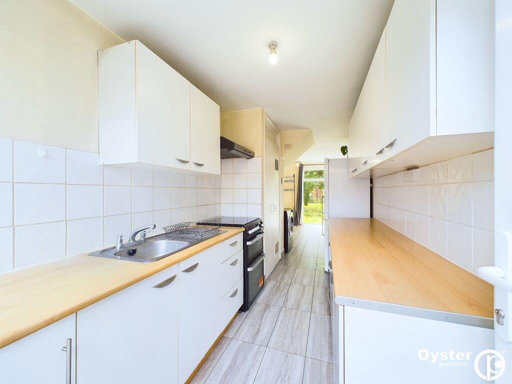 4 bed Mid Terraced House for rent in Stevenage. From Oyster Properties - Stanmore 4 bed Mid Terraced House for rent in Stevenage. From Oyster Properties - Stanmore