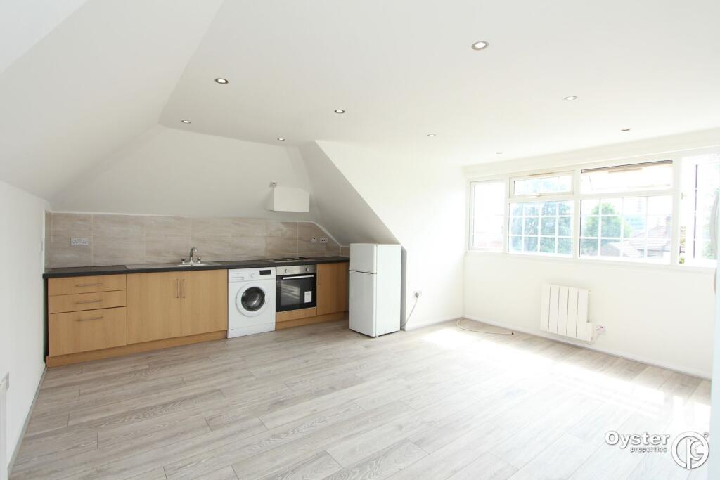 1 bed 1st Floor Flat for rent in Kenton. From Oyster Properties - Stanmore