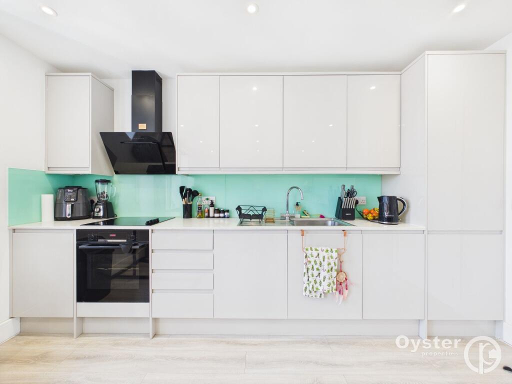 1 bed 1st Floor Flat for rent in London. From Oyster Properties - Stanmore