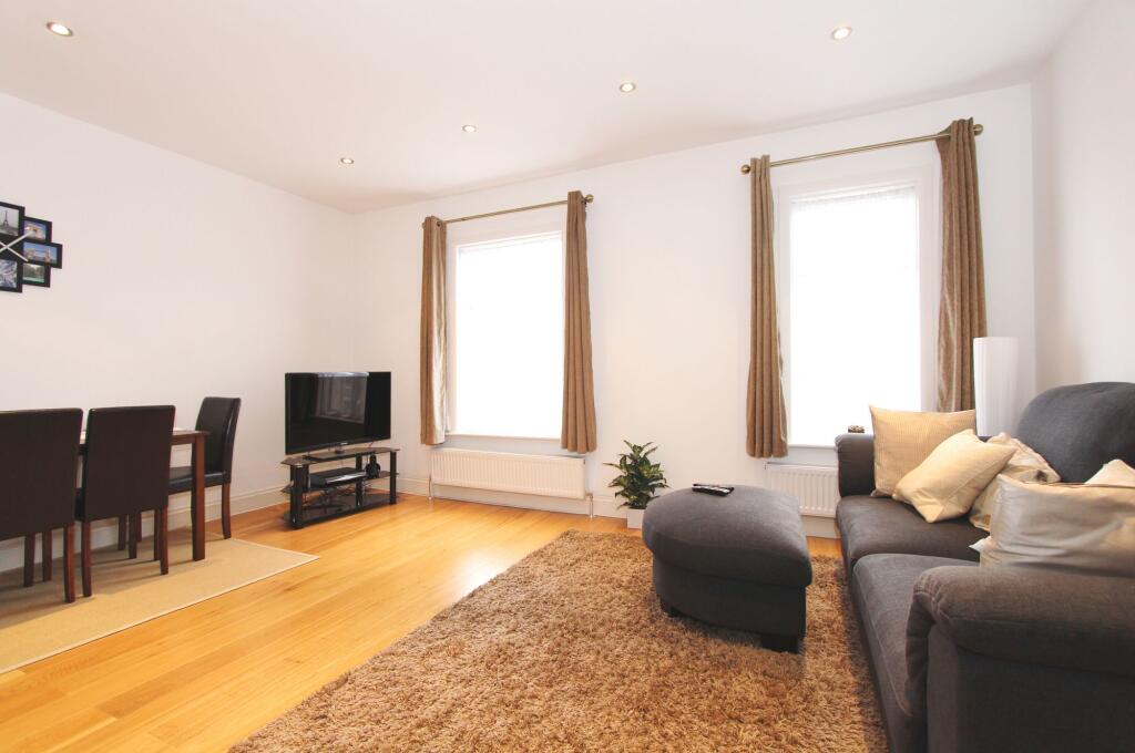 2 bed 1st Floor Flat for rent in Hendon. From Oyster Properties - Stanmore