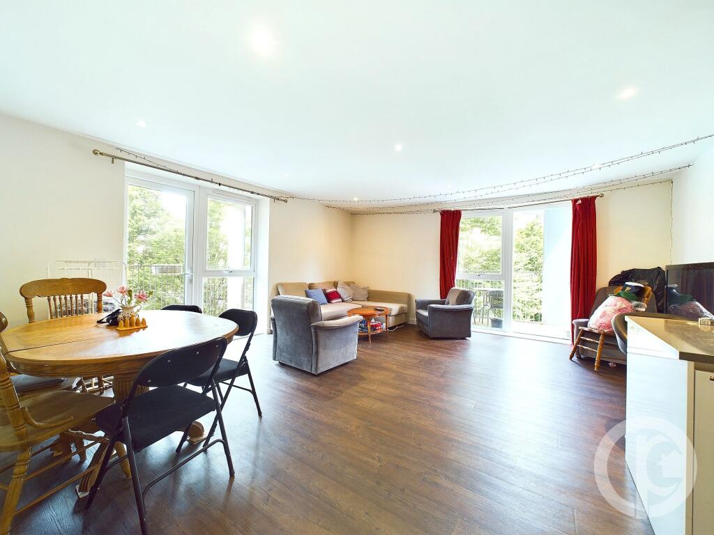 3 bed Apartment for rent in Stanmore. From Oyster Properties - Stanmore