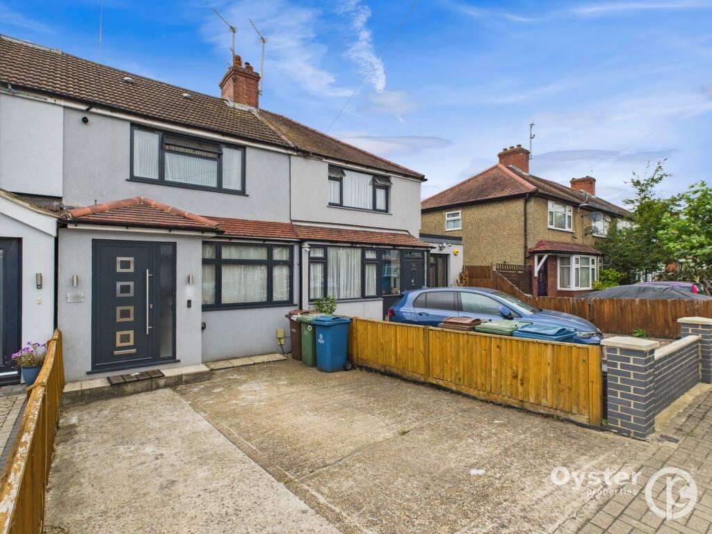 2 bed Mid Terraced House for rent in Harrow. From Oyster Properties - Stanmore