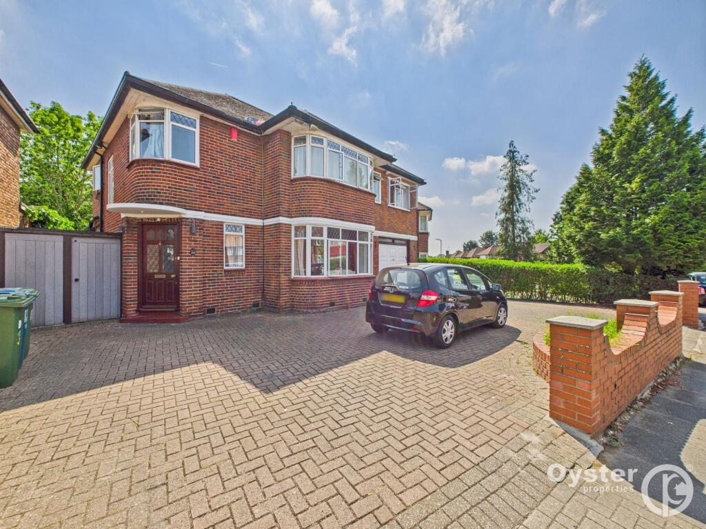 5 bed Detached for rent in Stanmore. From Oyster Properties - Stanmore