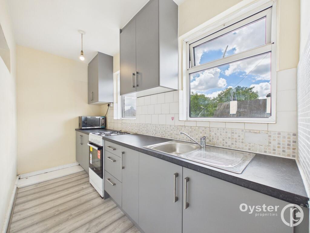 3 bed 1st Floor Flat for rent in Southall. From Oyster Properties - Stanmore