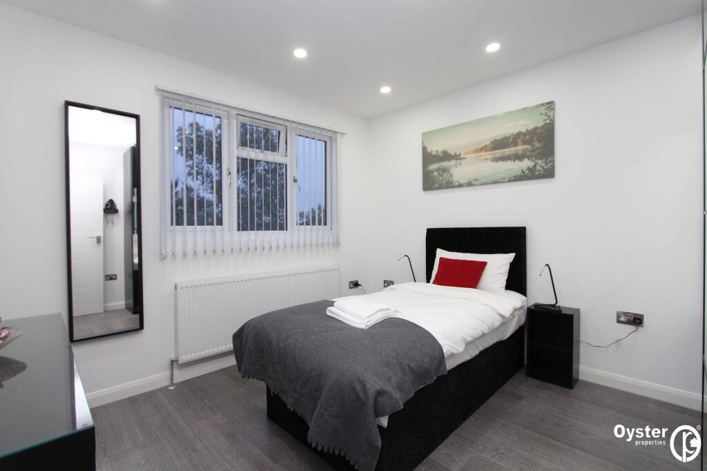 1 bed House Share for rent in Stanmore. From Oyster Properties - Stanmore
