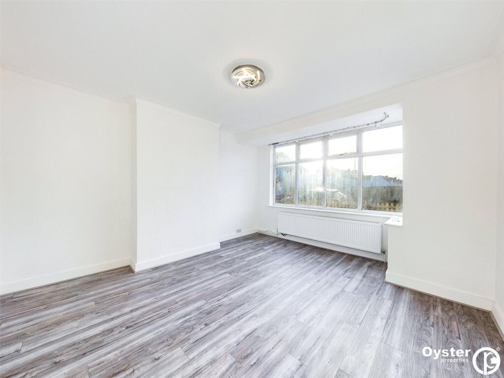 3 bed Mid Terraced House for rent in Kenton. From Oyster Properties - Stanmore