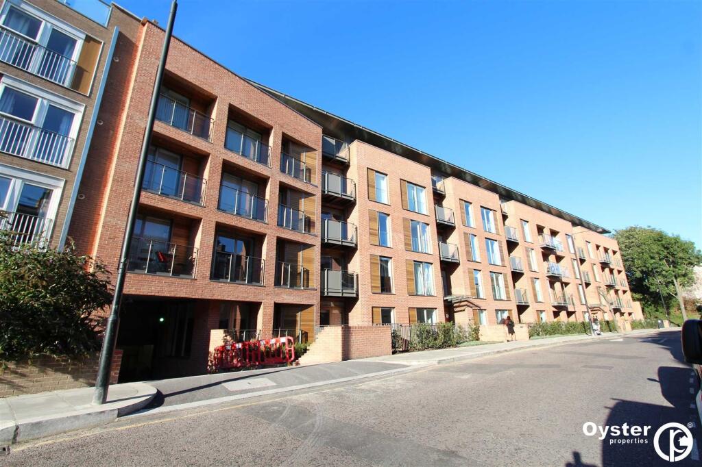 2 bed 1st Floor Flat for rent in Hampstead. From Oyster Properties - Stanmore