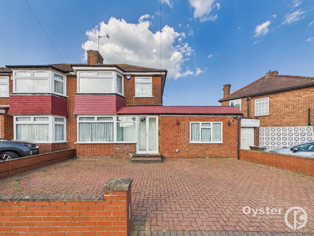 5 bed Semi Detached for rent in Stanmore. From Oyster Properties - Stanmore