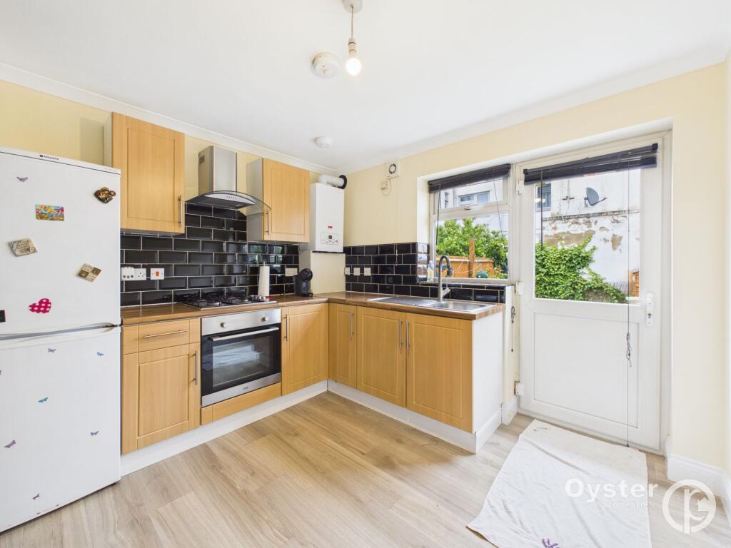 2 bed 1st Floor Flat for rent in Stanmore. From Oyster Properties - Stanmore