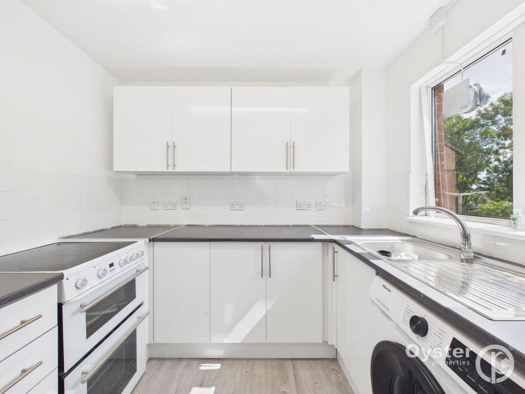 2 bed 1st Floor Flat for rent in Stanmore. From Oyster Properties - Stanmore