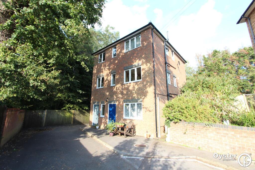 2 bed 1st Floor Flat for rent in Watford. From Oyster Properties - Stanmore 2 bed 1st Floor Flat for rent in Watford. From Oyster Properties - Stanmore