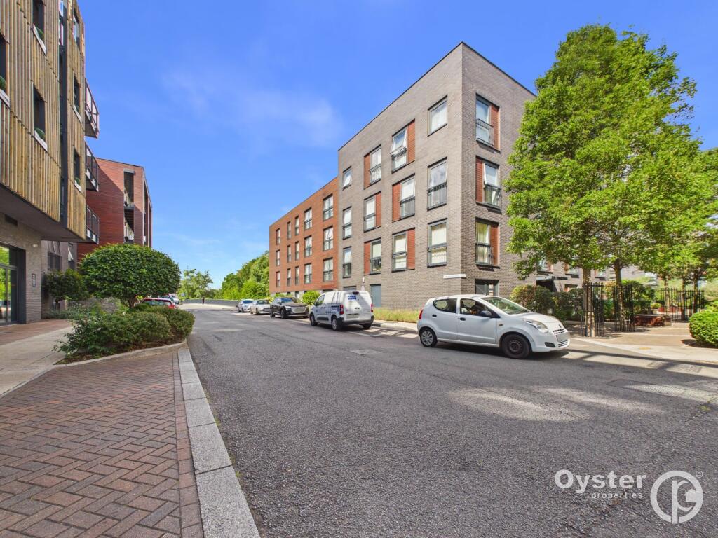 3 bed 1st Floor Flat for rent in Stanmore. From Oyster Properties - Stanmore