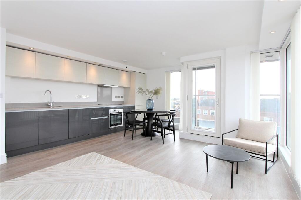 2 bed Apartment for rent in Stanmore. From Oyster Properties - Stanmore