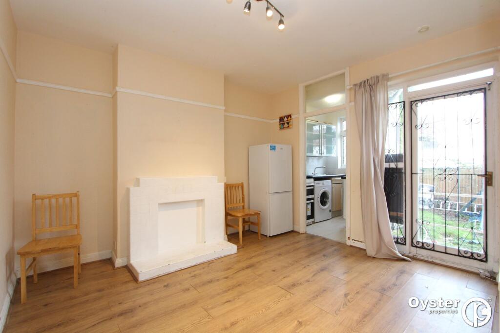 2 bed 1st Floor Flat for rent in Stanmore. From Oyster Properties - Stanmore